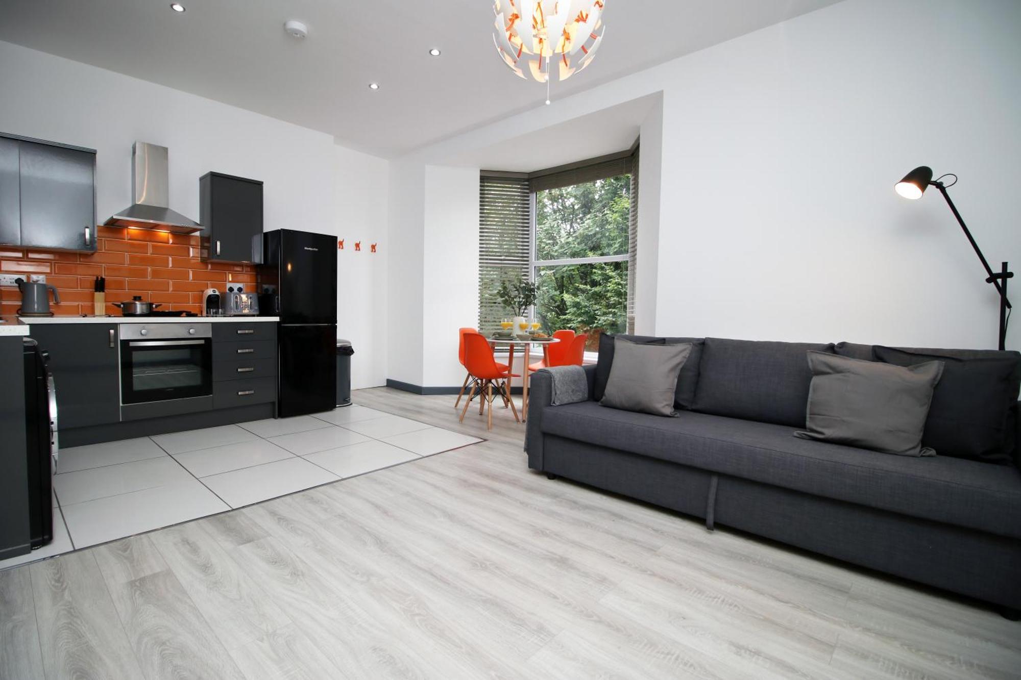 Fully Equipped Kitchen, Parking, City Centre Swansea Exterior photo