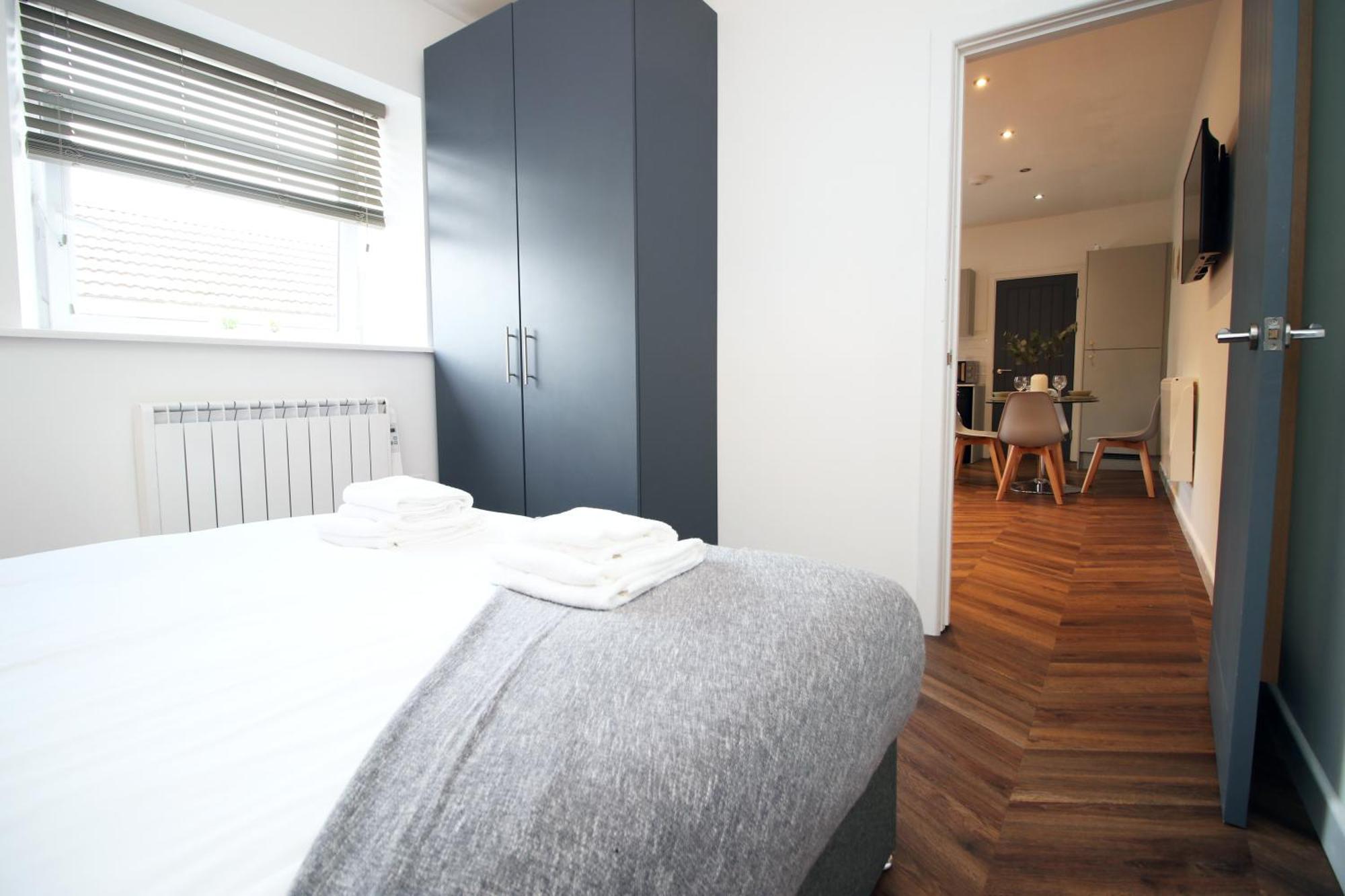 Fully Equipped Kitchen, Parking, City Centre Swansea Exterior photo